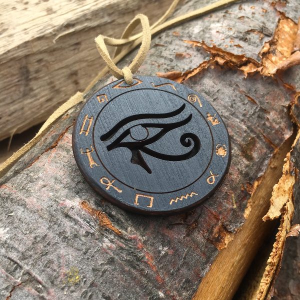 Pandantiv Amuleta din Lemn cu Simbolul Eye of Horus