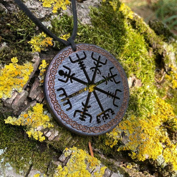 Amuleta Pandantiv din Lemn cu Simbolul Vegvisir din wenge