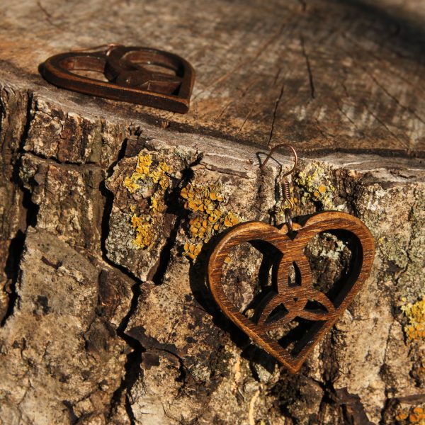 Cercei amuleta din Lemn - The Celtic knot Heart nuc