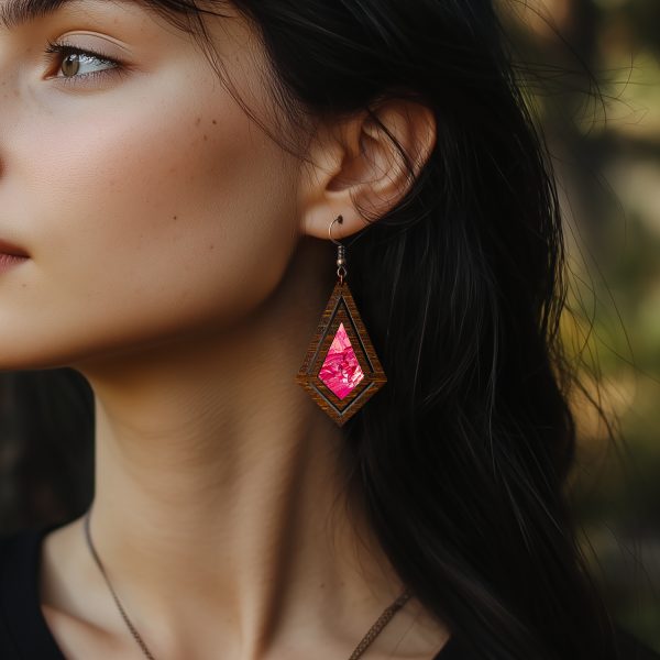 Cercei din Lemn Intarsie Diamond - Roz