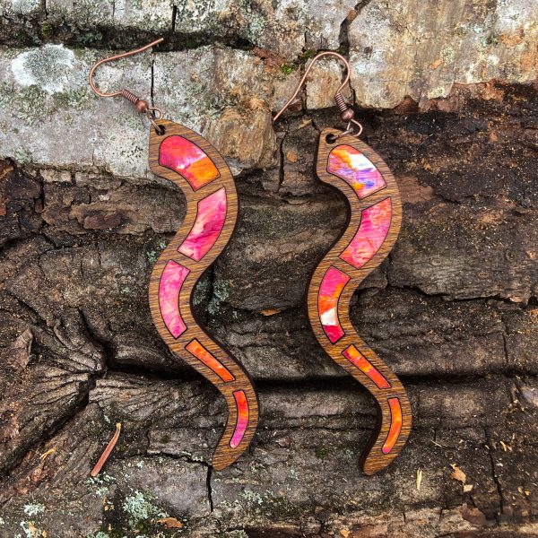 Cercei din Lemn Intarsie Snake - Roz