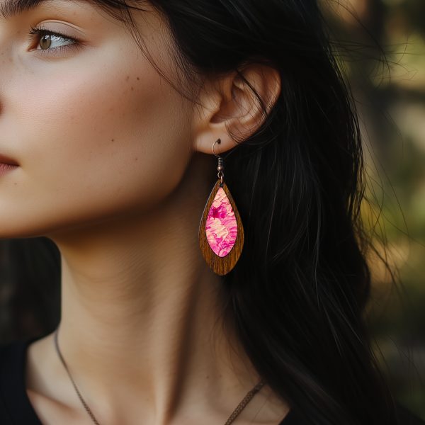 Cercei din Lemn Intarsie Tear Drop - Roz