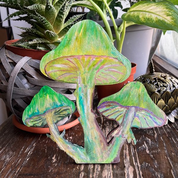 Decorațiune din lemn pictată manual - Ciupercuțe Magice Geraldine - Verde