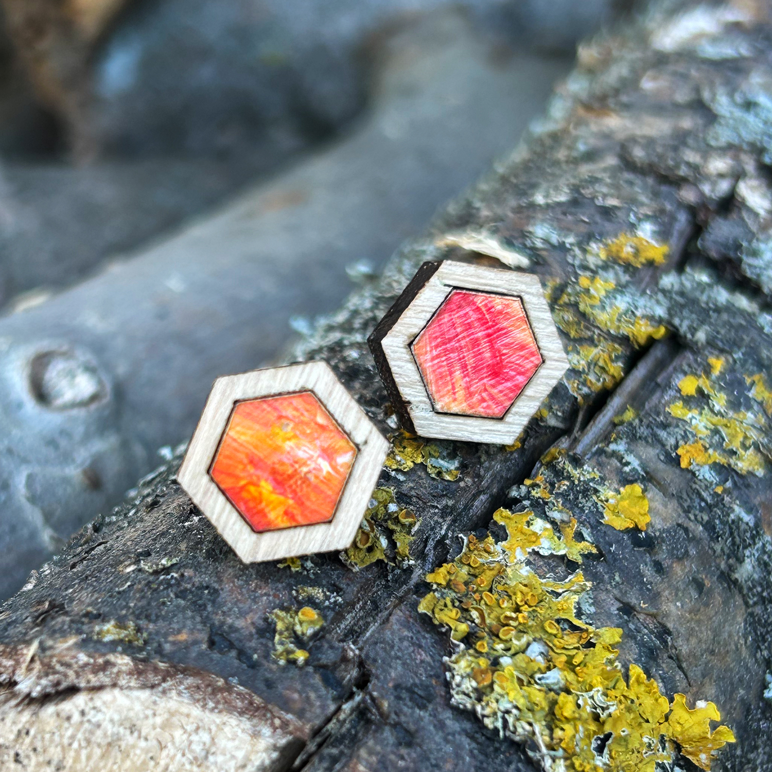 Cercei din Lemn Mini Intarsie Hexagon - Rosu
