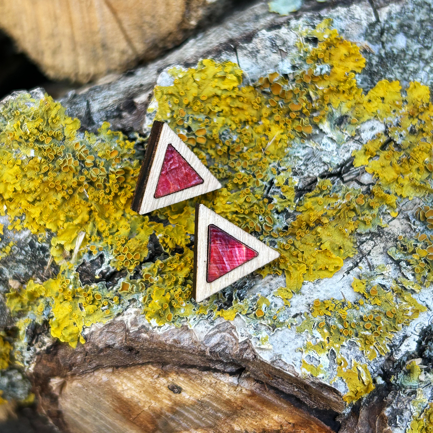 Cercei din Lemn Mini Intarsie Triangle - Roz